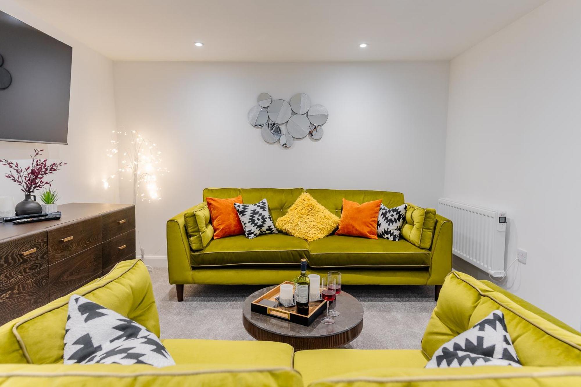 Cosy 2-Bed Apartment In Nettleham Линкълн Екстериор снимка
